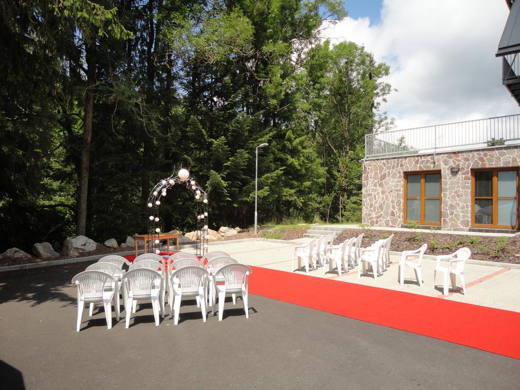 Penzion Dominik Zelezna Ruda Exterior photo